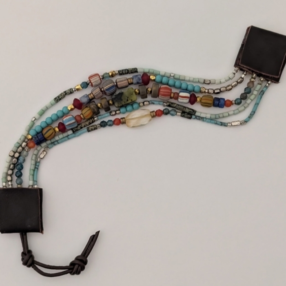 Johnny Was Multicolor Beaded And Leather Bracelet With Button Closure - Picture 7 of 7